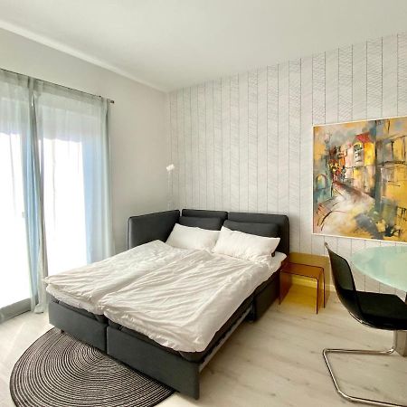 Modernes Apartment, Terrasse Und Garten Am Lilienthalpark Im Suedwesten Berlins Exteriér fotografie