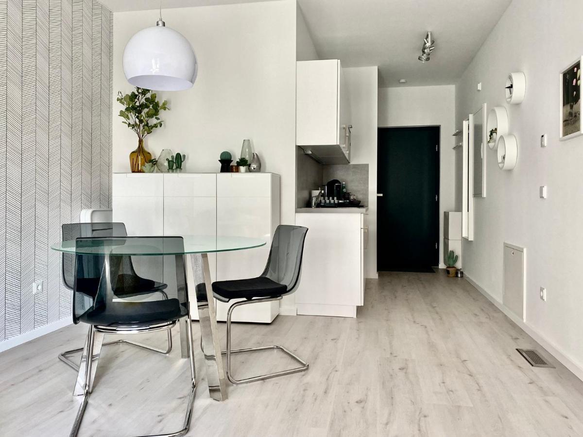 Modernes Apartment, Terrasse Und Garten Am Lilienthalpark Im Suedwesten Berlins Exteriér fotografie